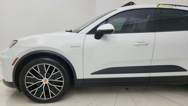 Used 2025 Porsche Macan Electric RWD image 9