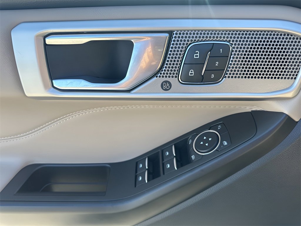 Used 2020 Ford Explorer Limited image 30
