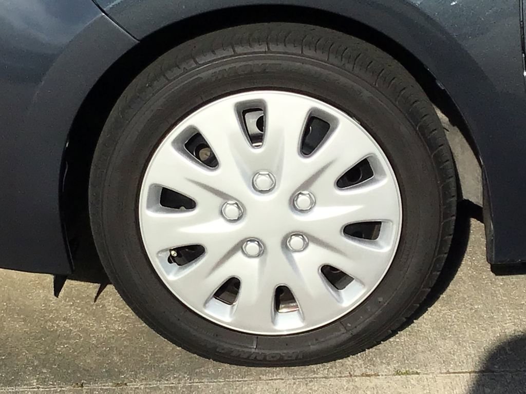 Used 2015 Toyota Corolla LE FWD image 12