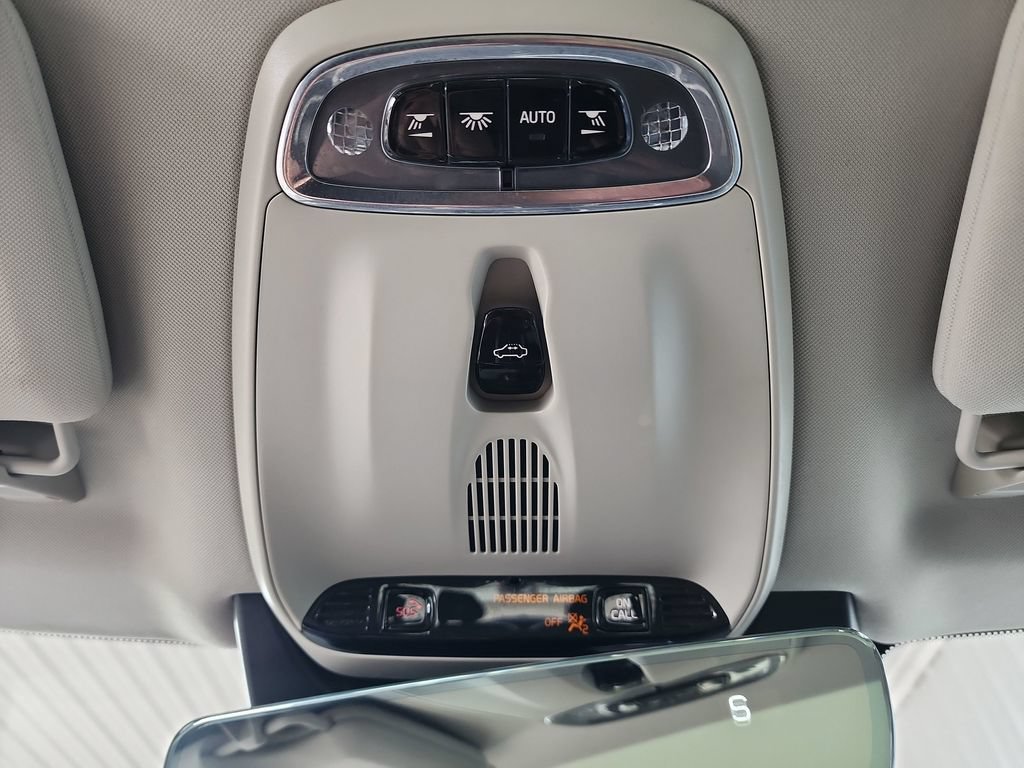 Used 2020 Volvo XC90 T5 Momentum w/ Protection Package Premier FWD image 35