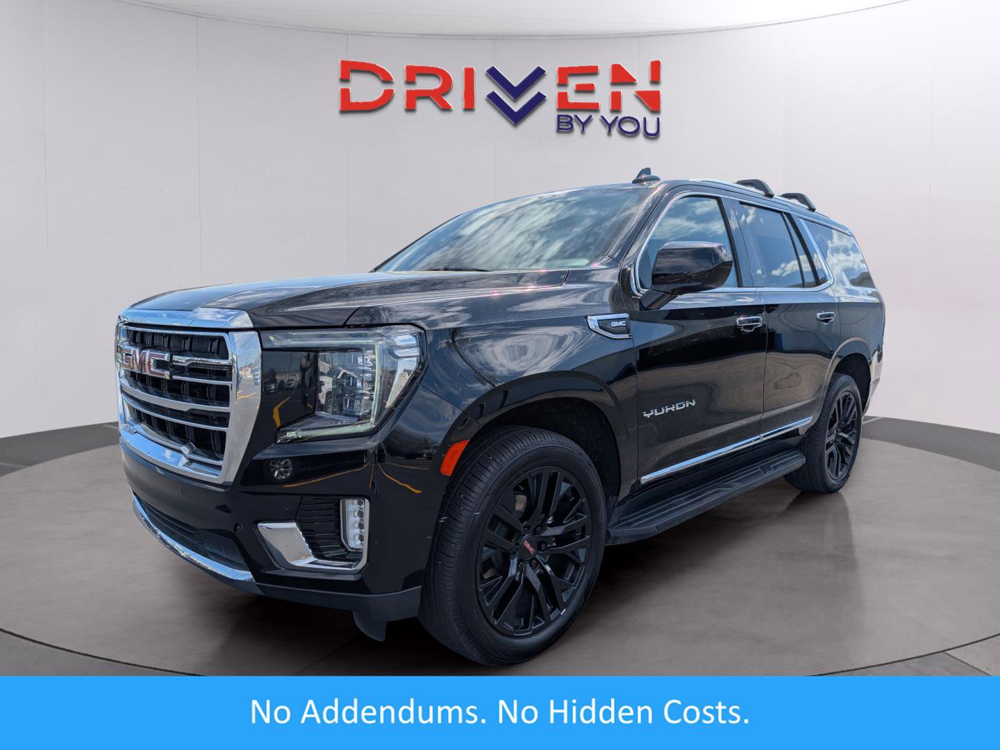 Used 2023 GMC Yukon SLT RWD image 1