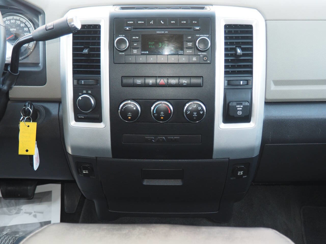 Used 2011 RAM 1500 Classic SLT w/ Luxury Group AWD/4WD image 17