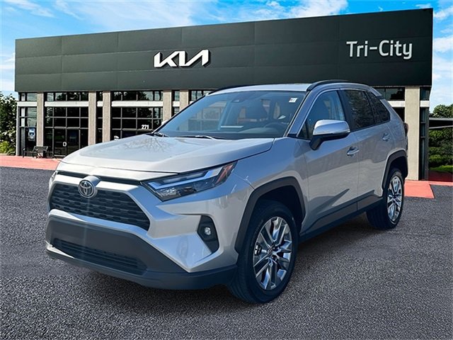 Used 2024 Toyota RAV4 XLE Premium image 3