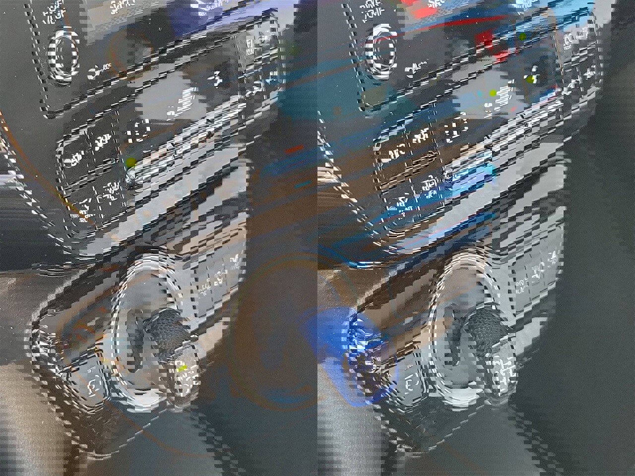 Used 2022 Toyota Prius Prime LE image 25