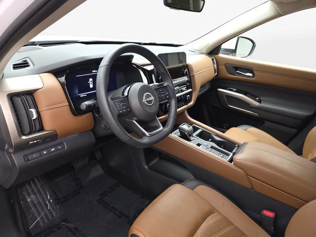 Used 2025 Nissan Pathfinder Platinum w/ Cargo Package FWD image 16