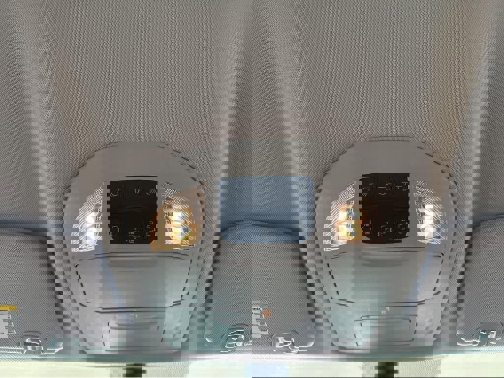 Used 2024 Chrysler Pacifica Touring-L image 32