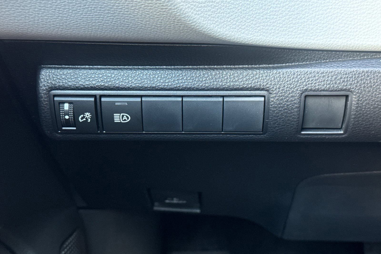 New 2026 Toyota Corolla SE FWD image 29
