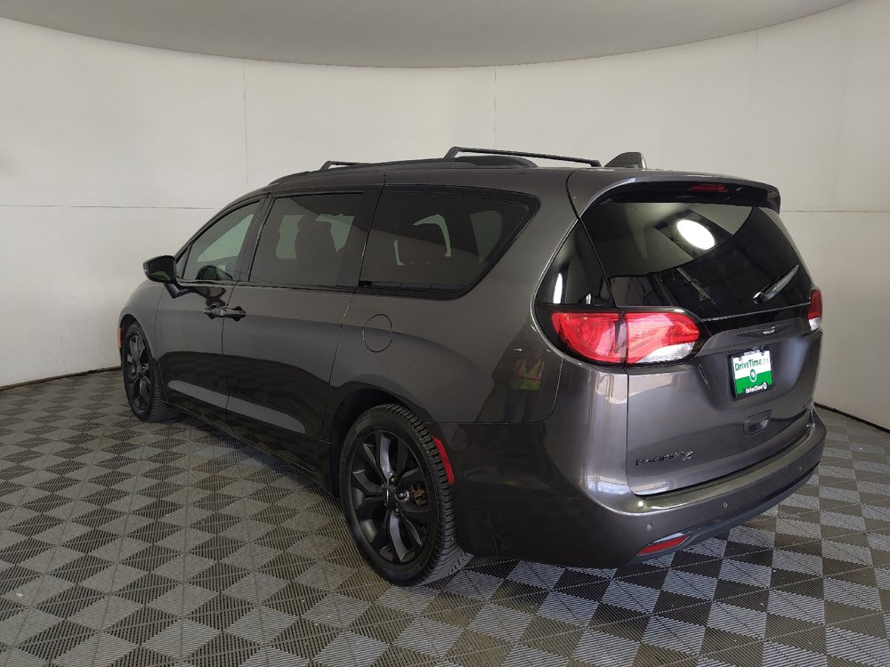 Used 2018 Chrysler Pacifica Limited w/ S Appearance Package FWD image 3