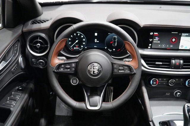 New 2025 Alfa Romeo Stelvio Sprint image 12