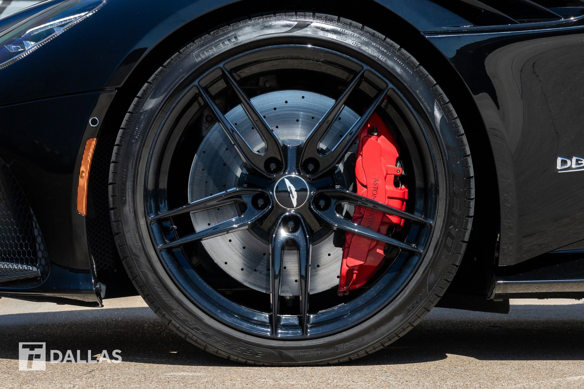 Used 2020 Aston Martin DBS Superleggera RWD image 8