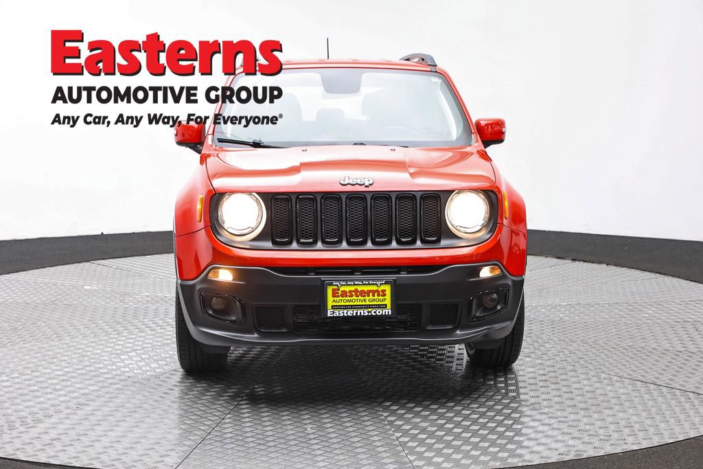 Used 2018 Jeep Renegade Altitude AWD/4WD image 2