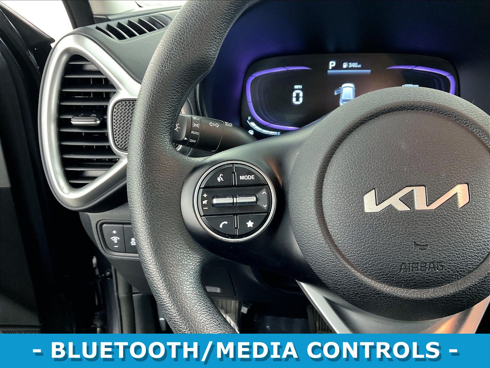 Used 2025 Kia Soul LX w/ LX Technology Package FWD image 10