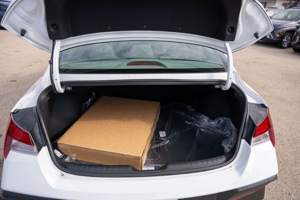 New 2025 Hyundai Elantra Sport image 11