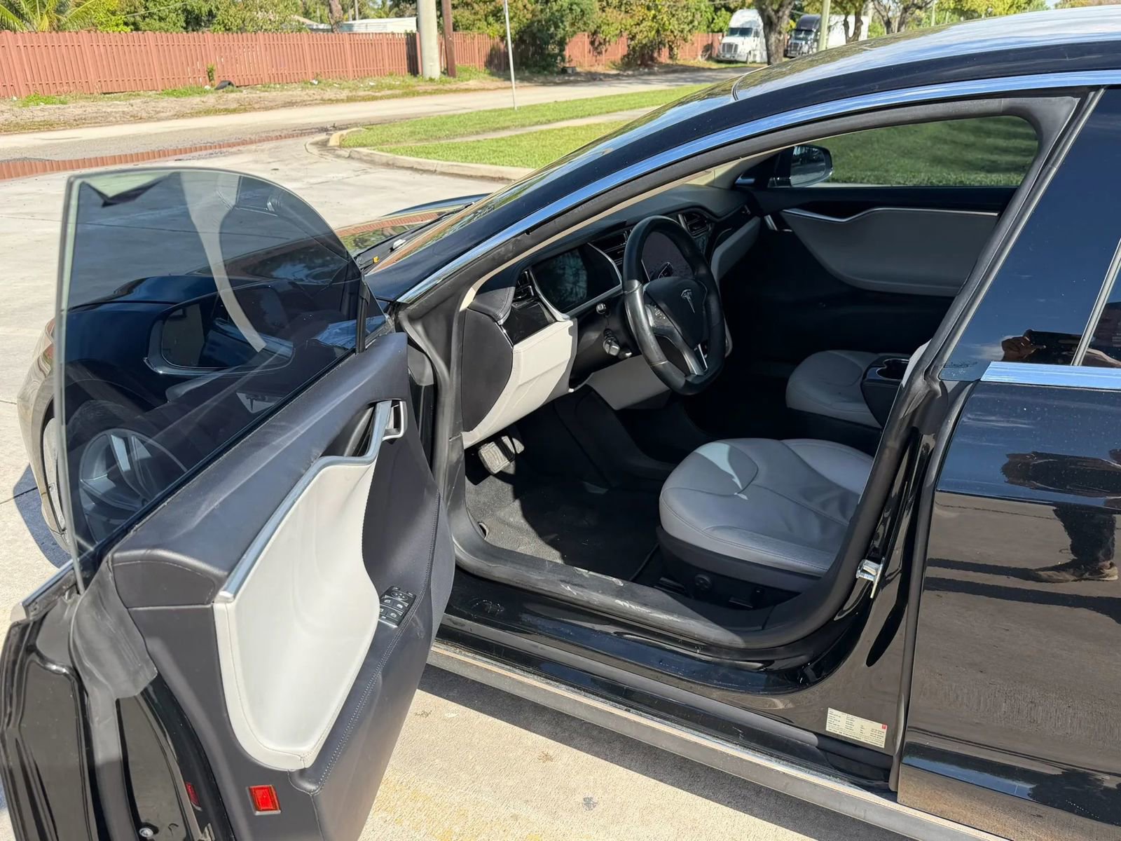 Used 2013 Tesla Model S Sedan 4D image 9