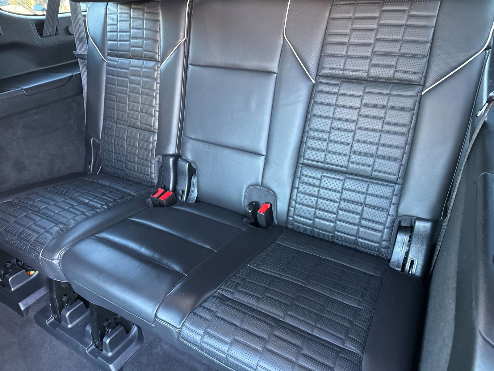 Used 2022 Cadillac Escalade ESV Sport Platinum w/ Heavy-Duty Trailer Package image 17