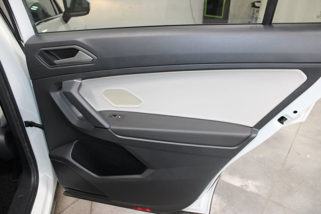 Used 2019 Volkswagen Tiguan SEL FWD image 25