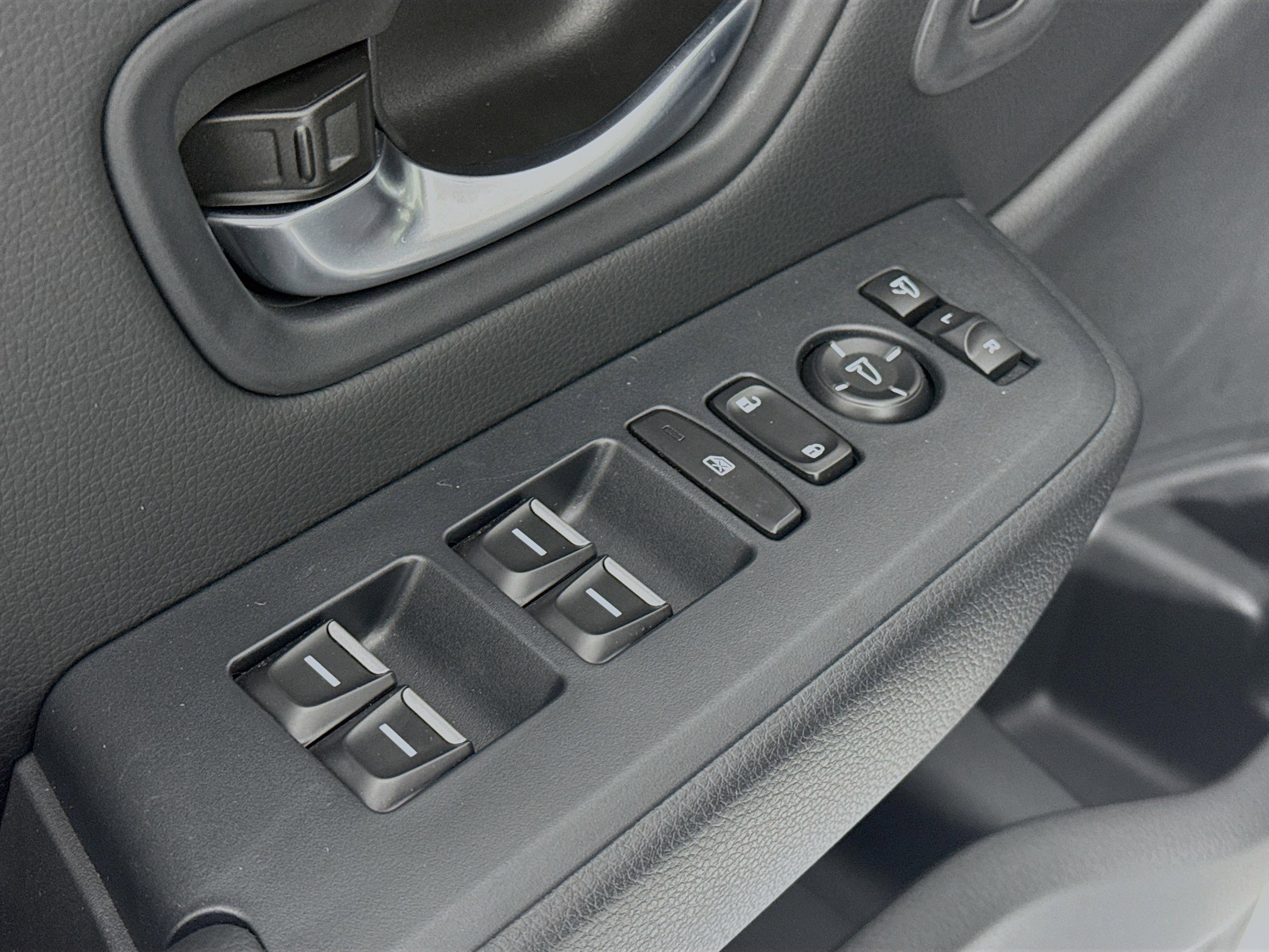 Certified 2025 Honda Pilot Black Edition image 18