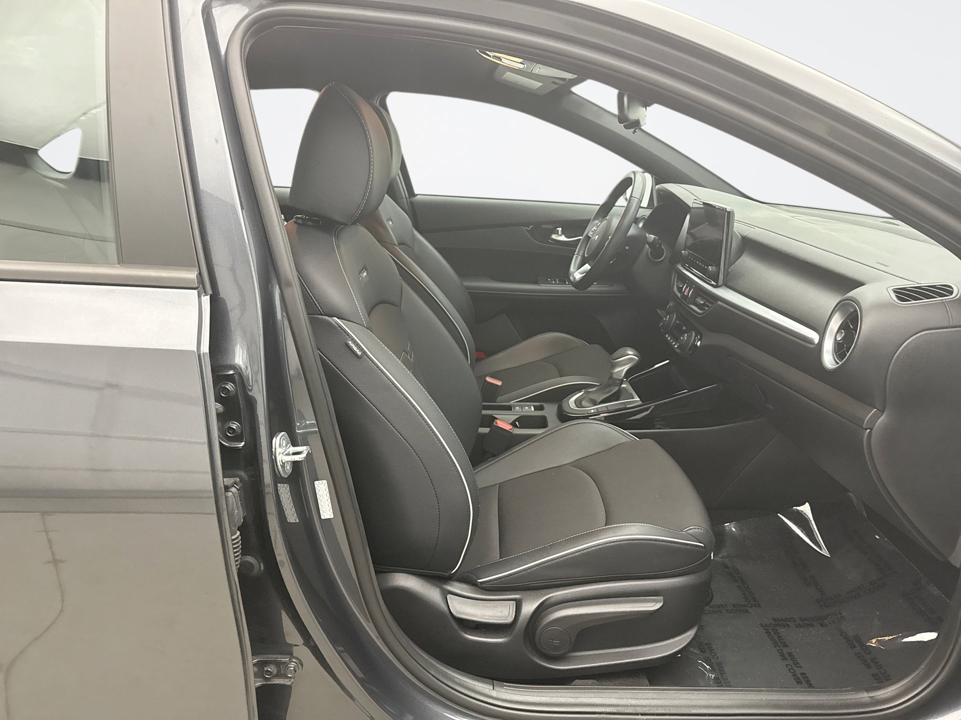 Used 2023 Kia Forte GT-Line w/ GT-Line Technology Package image 17