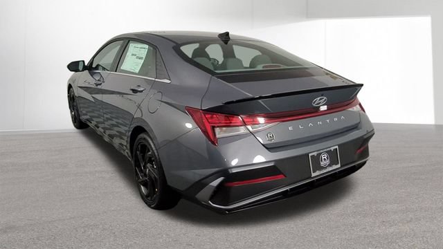 New 2026 Hyundai Elantra SEL Sport Premium FWD image 7