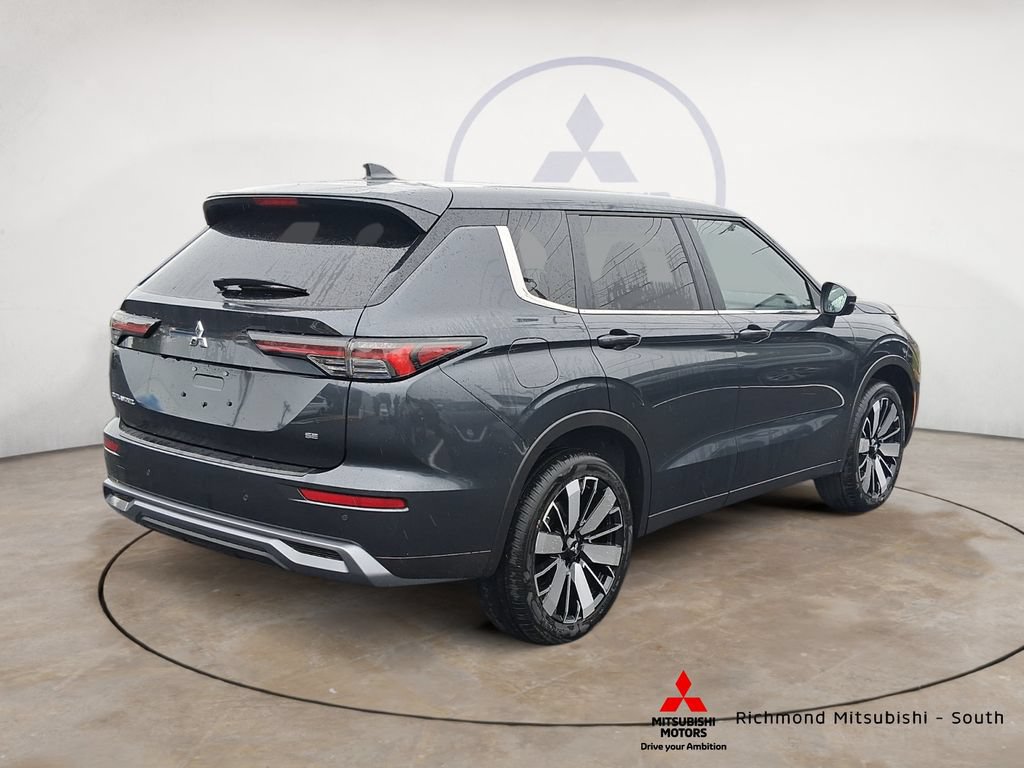 New 2026 Mitsubishi Outlander SE FWD image 3