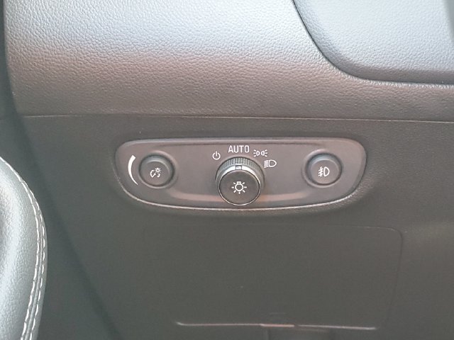 Certified 2021 Buick Encore GX Select FWD image 19