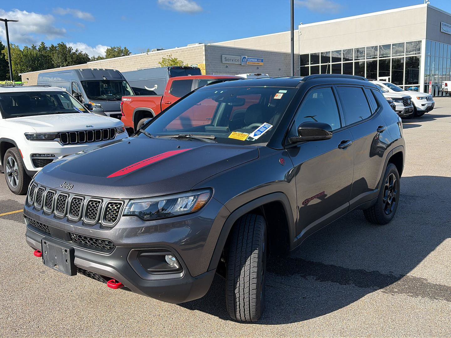 Used 2023 Jeep Compass Trailhawk w/ Trailhawk Convenience Group AWD/4WD image 4