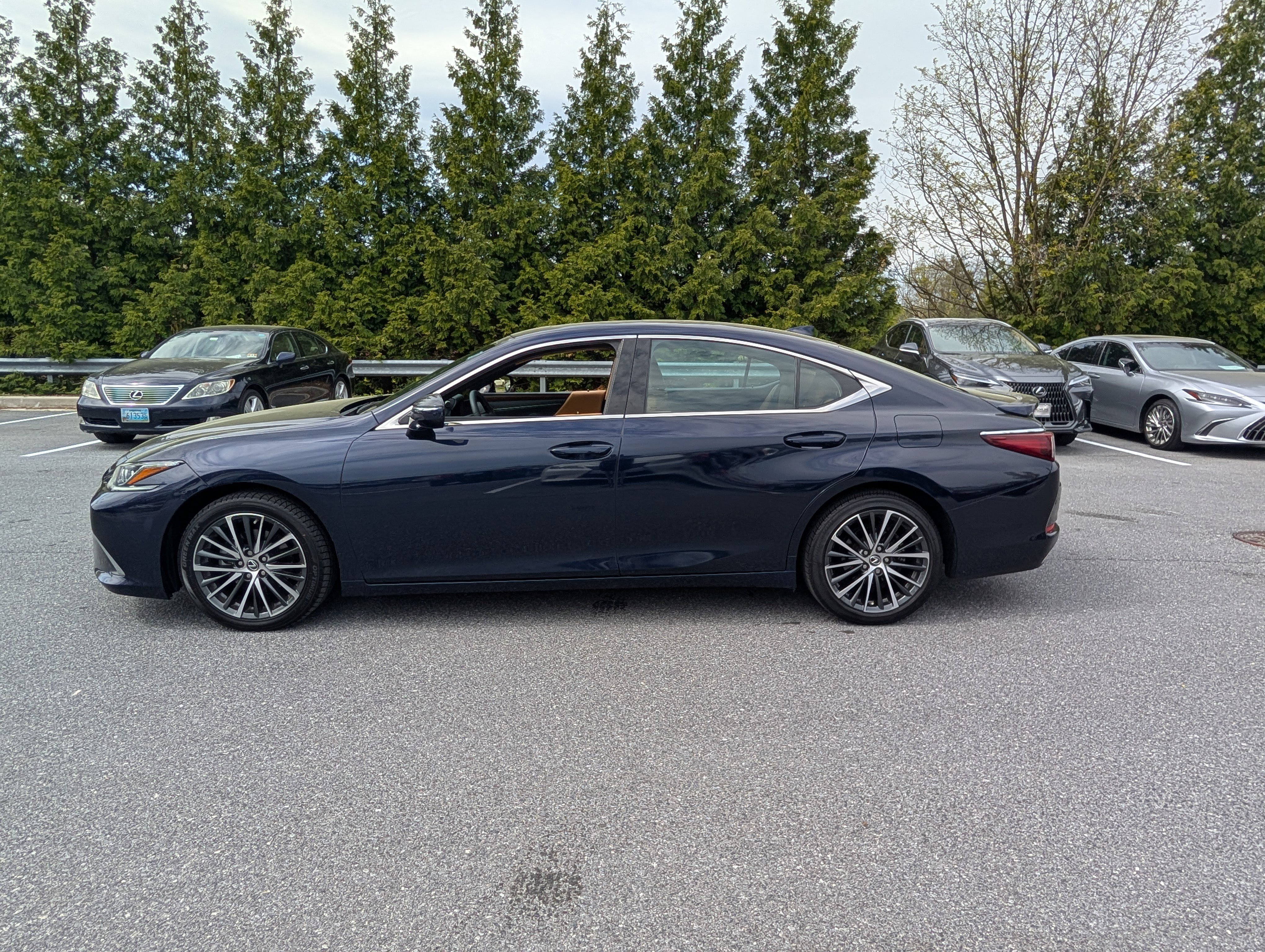 Certified 2023 Lexus ES 350 w/ Premium Package FWD image 6