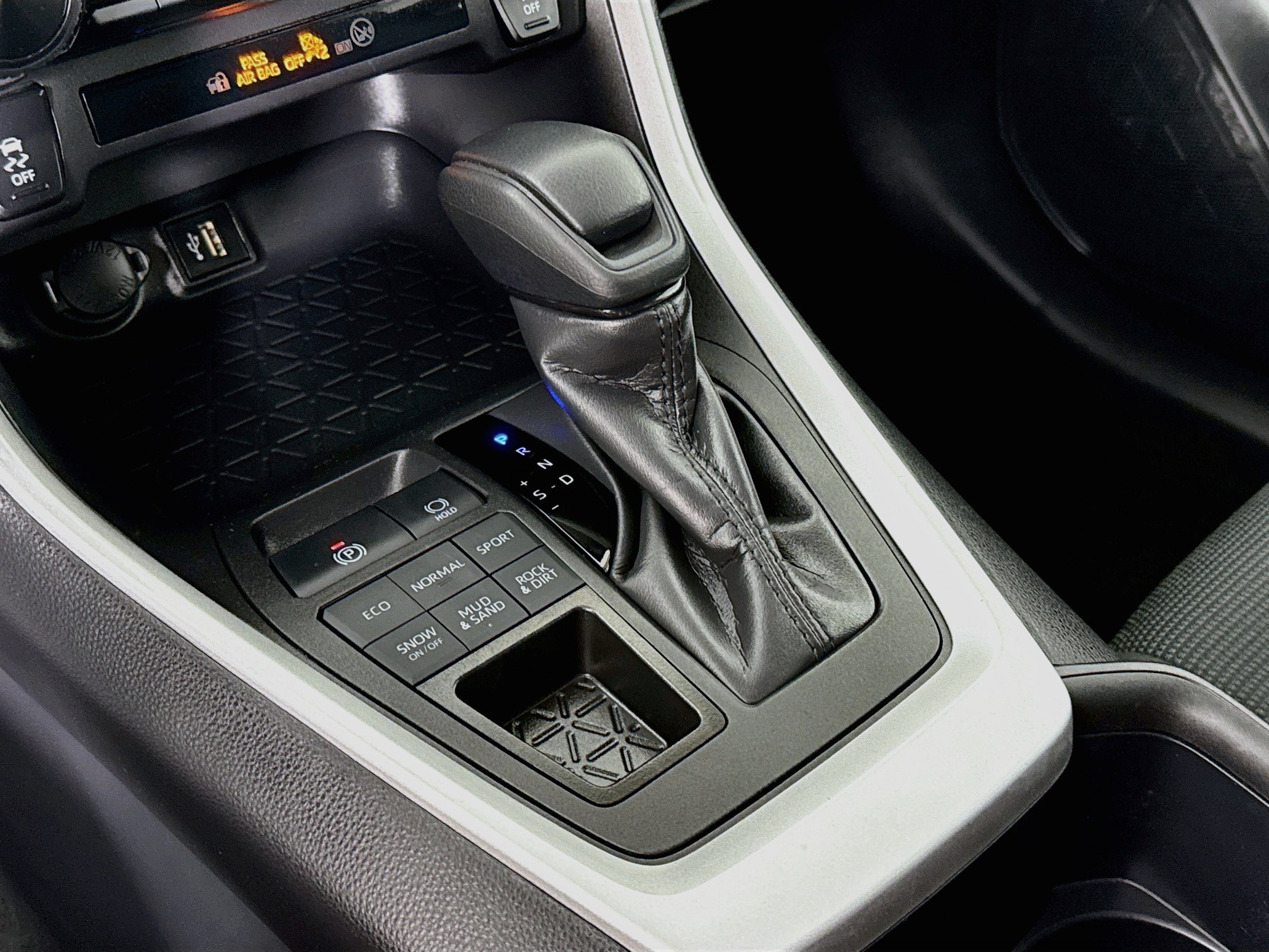 Certified 2025 Toyota RAV4 LE AWD/4WD image 18