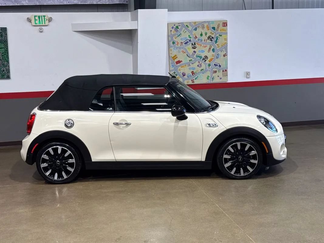 Used 2019 MINI Cooper S w/ Signature Upholstery Package FWD image 26