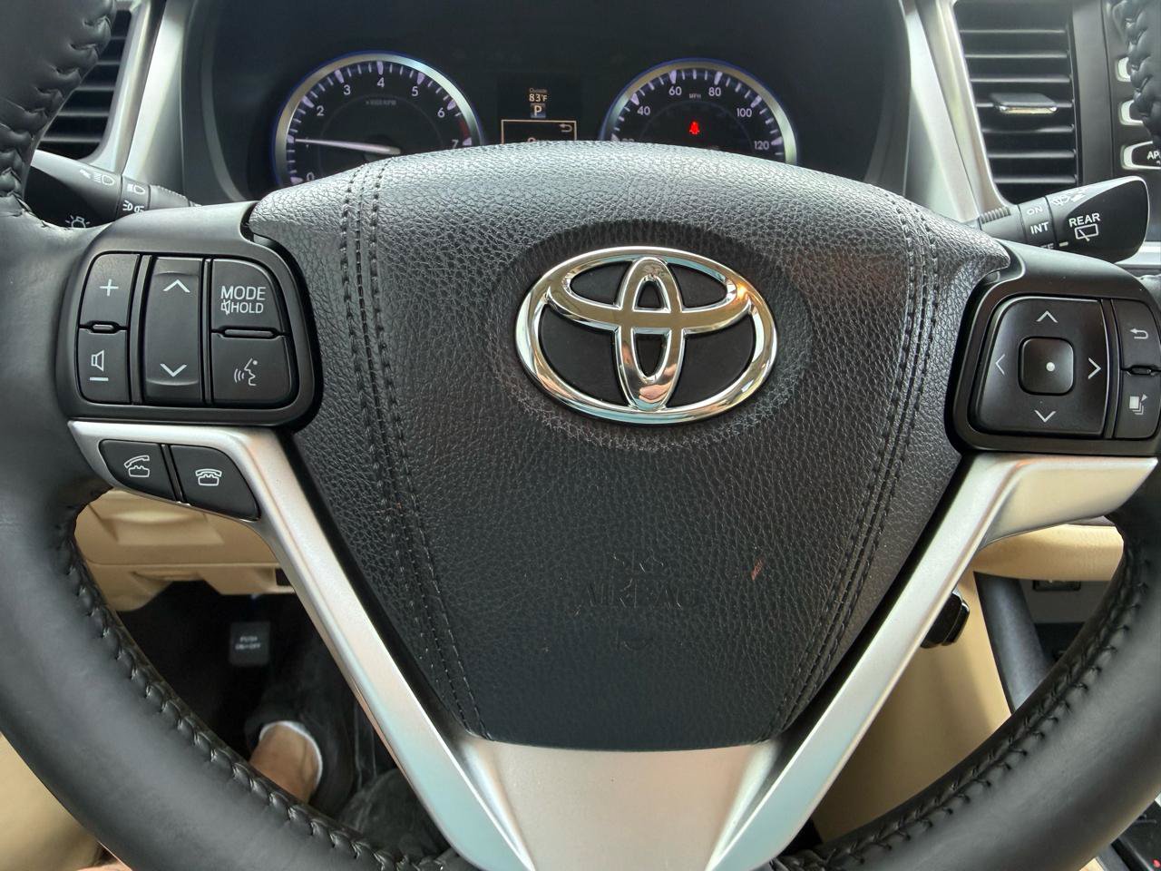 Used 2015 Toyota Highlander XLE AWD/4WD image 23