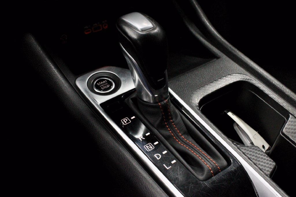 Certified 2025 Nissan Sentra SR FWD image 31