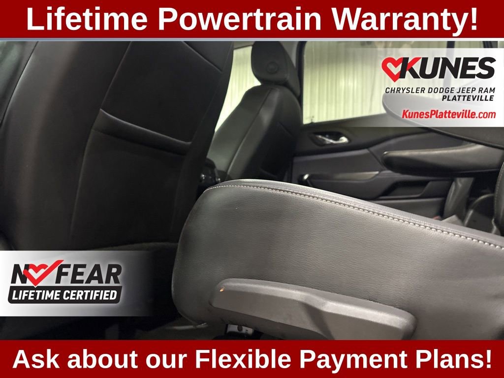 Used 2023 GMC Acadia SLT image 18