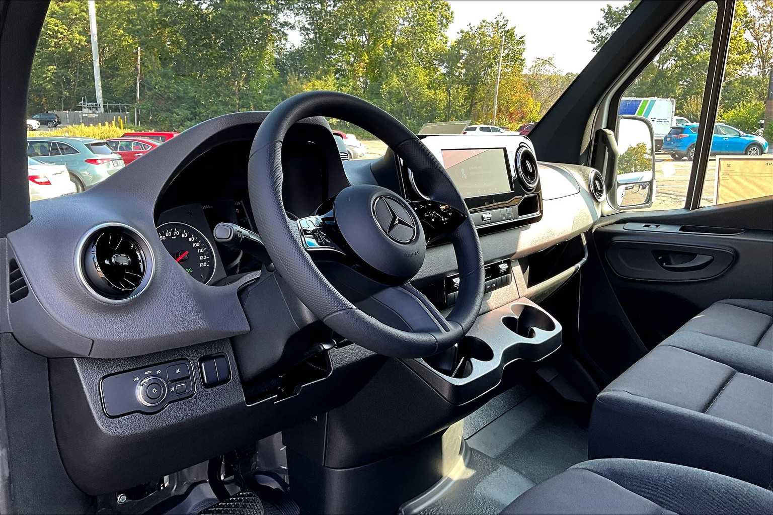 New 2025 Mercedes-Benz Sprinter 2500 image 9