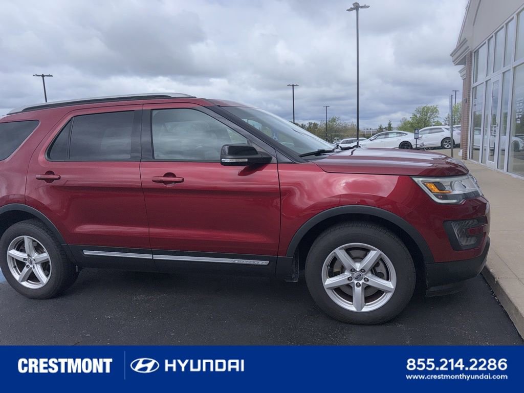 Used 2016 Ford Explorer XLT w/ Equipment Group 202A AWD/4WD image 10