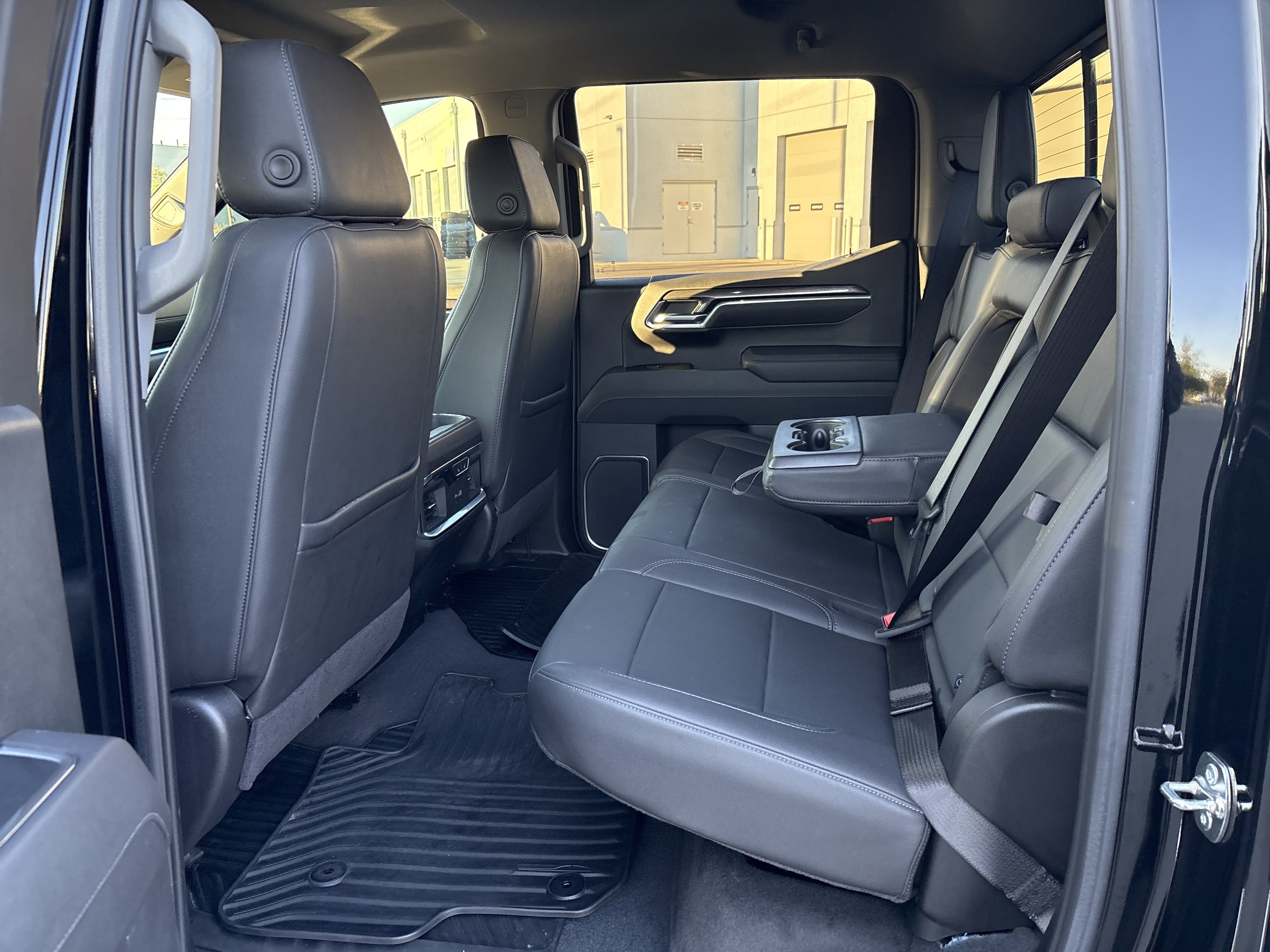 Used 2025 Chevrolet Silverado 1500 LTZ w/ LTZ Convenience Package II AWD/4WD image 33