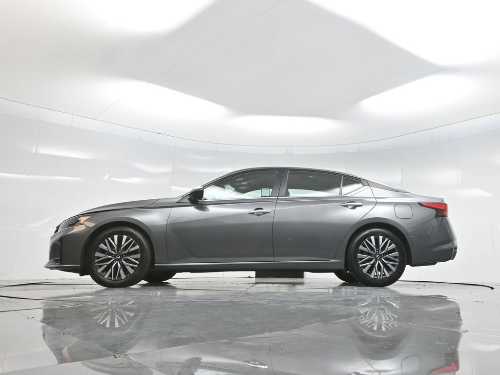 Used 2024 Nissan Altima 2.5 SV image 63