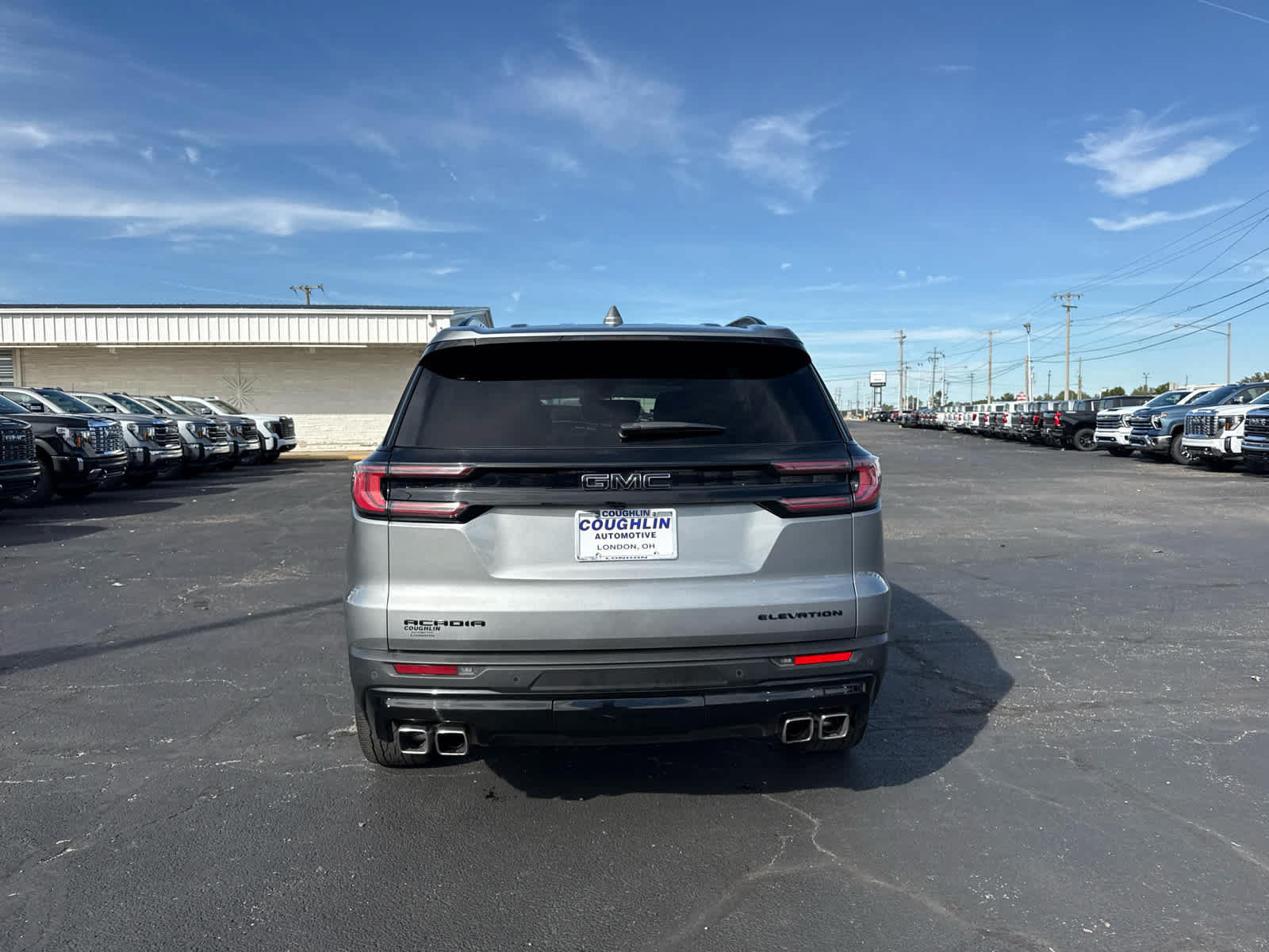 Certified 2025 GMC Acadia Elevation w/ Elevation Premium Package FWD image 4