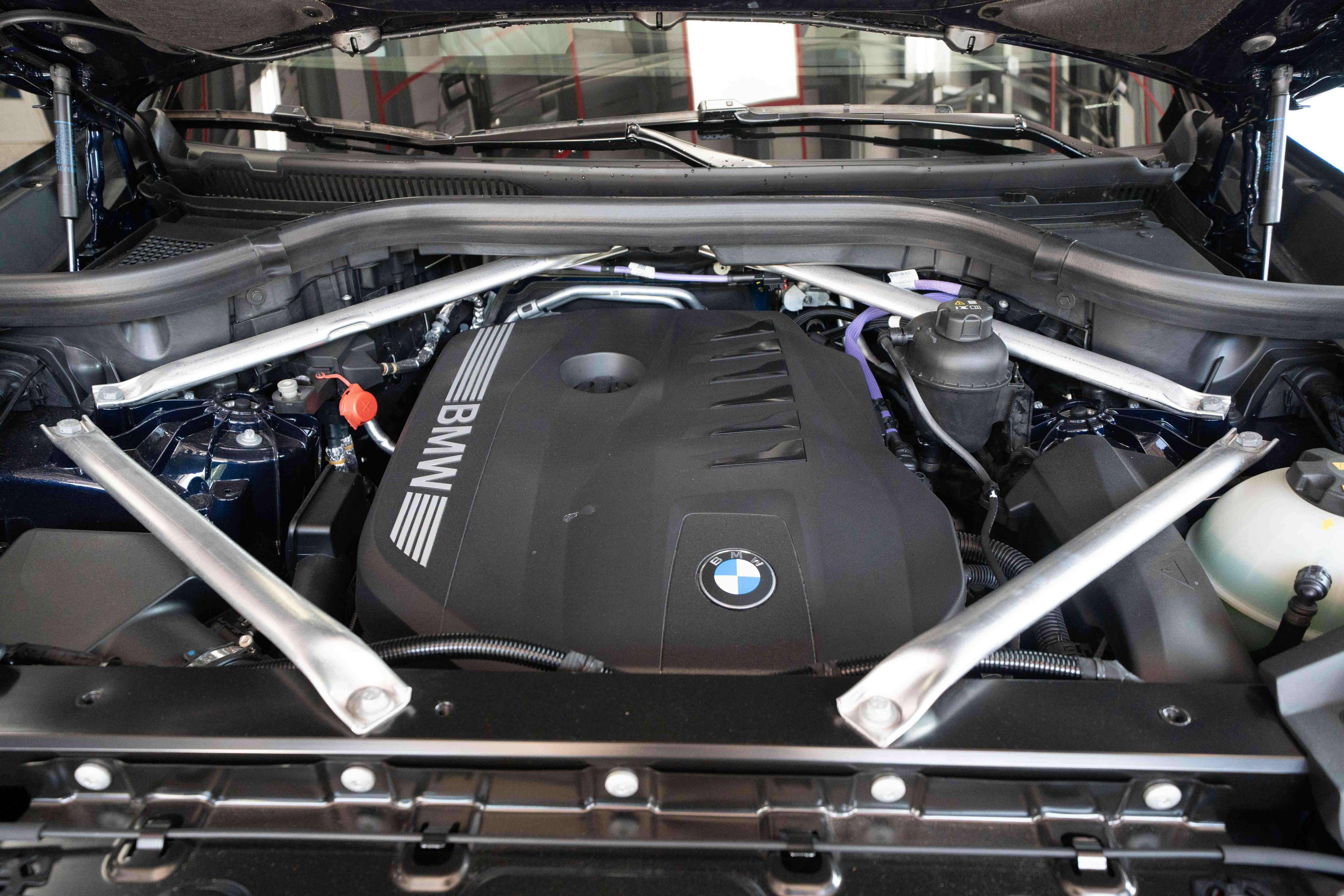 Used 2026 BMW X5 xDrive40i w/ M Sport Package AWD/4WD image 32