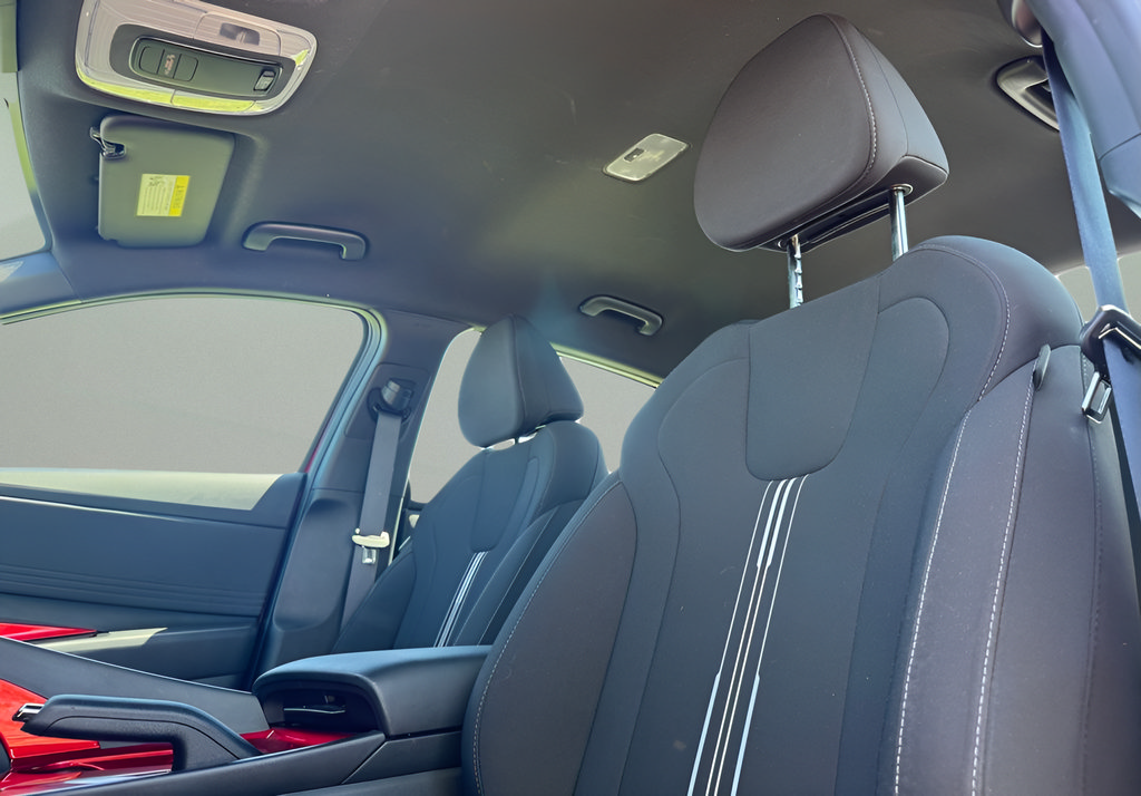 Certified 2025 Hyundai Elantra Sport FWD image 18