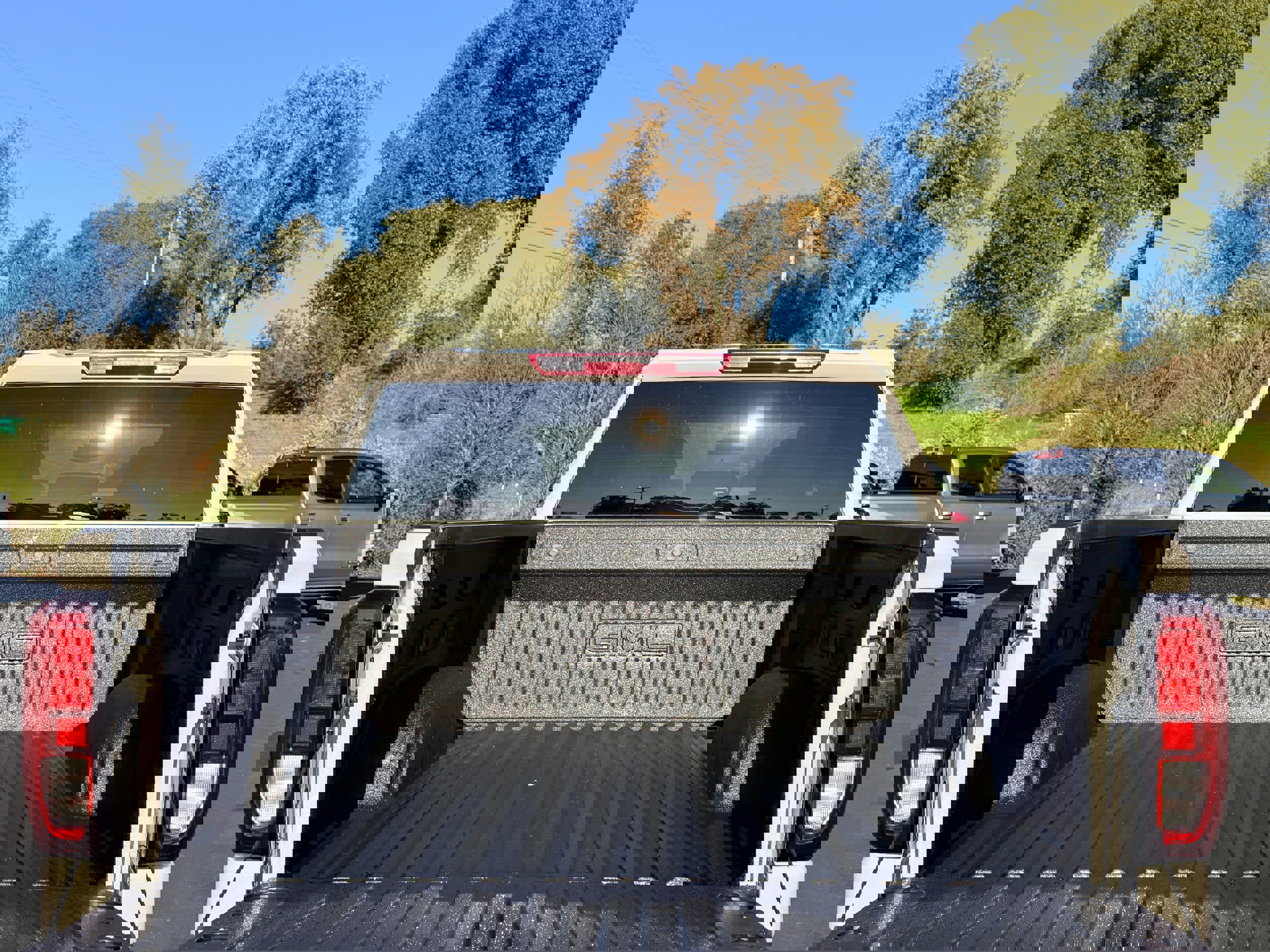 New 2026 GMC Sierra 1500 SLE w/ Max Trailering Package image 7