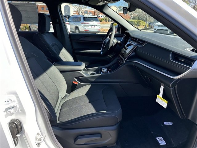 New 2025 Jeep Grand Cherokee L Laredo w/ Luxury Tech Group I image 13