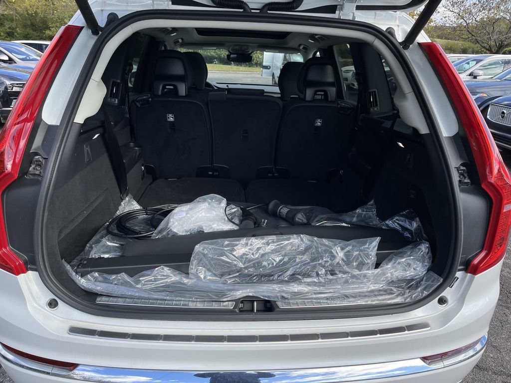 Used 2025 Volvo XC90 T8 Core w/ Protection Package Premier image 12