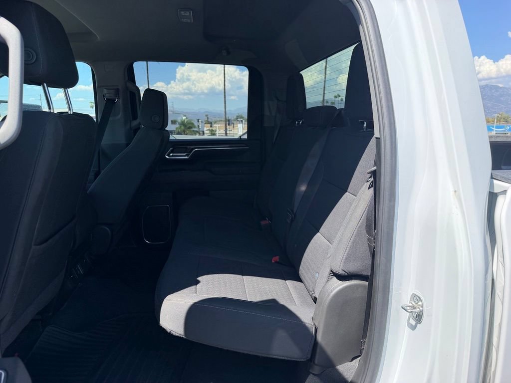 Used 2025 Chevrolet Silverado 2500 LT w/ Convenience Package AWD/4WD image 4