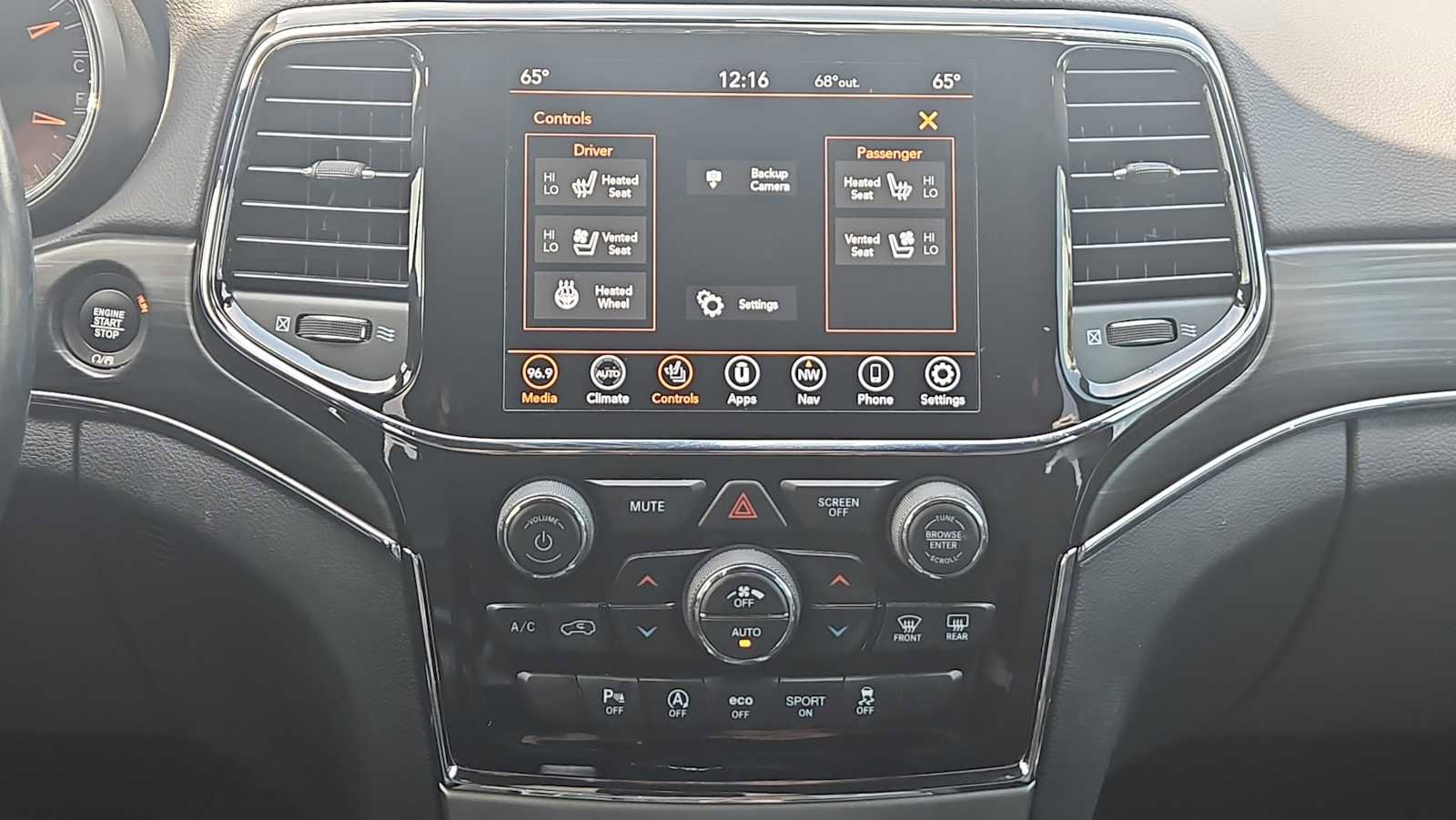 Used 2020 Jeep Grand Cherokee Limited w/ Luxury Group II AWD/4WD image 17