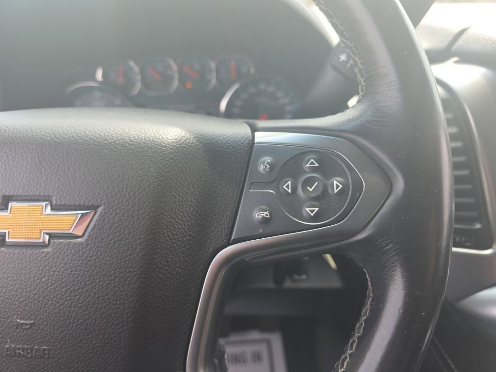 Used 2018 Chevrolet Suburban LT RWD image 12