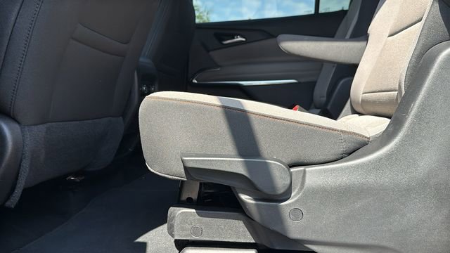 Used 2025 Chevrolet Traverse LT FWD image 22