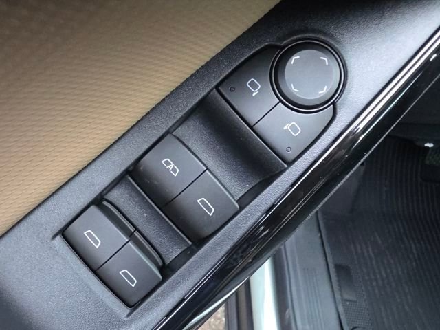 New 2026 Chevrolet Equinox ACTIV w/ Convenience Package III image 17