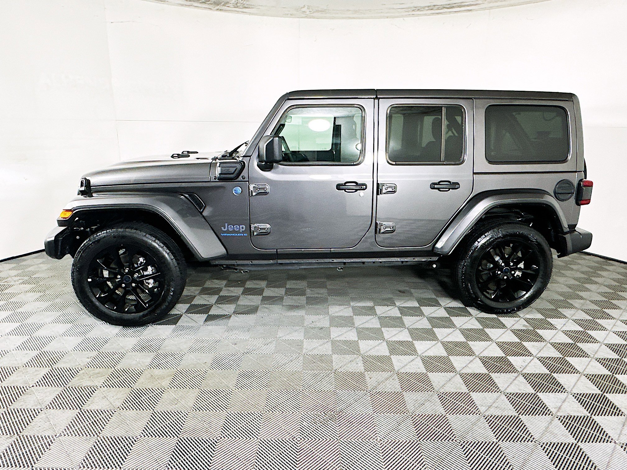 Used 2025 Jeep Wrangler Sahara w/ Safety Group image 6