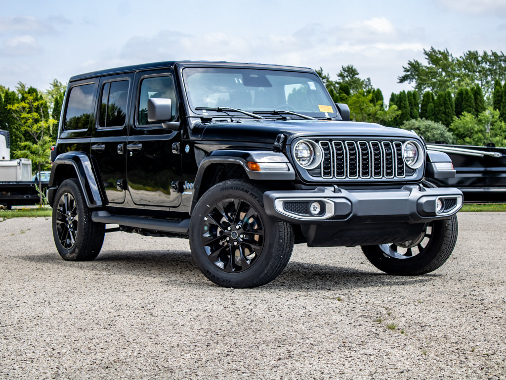 Used 2025 Jeep Wrangler Unlimited Sahara AWD/4WD image 41