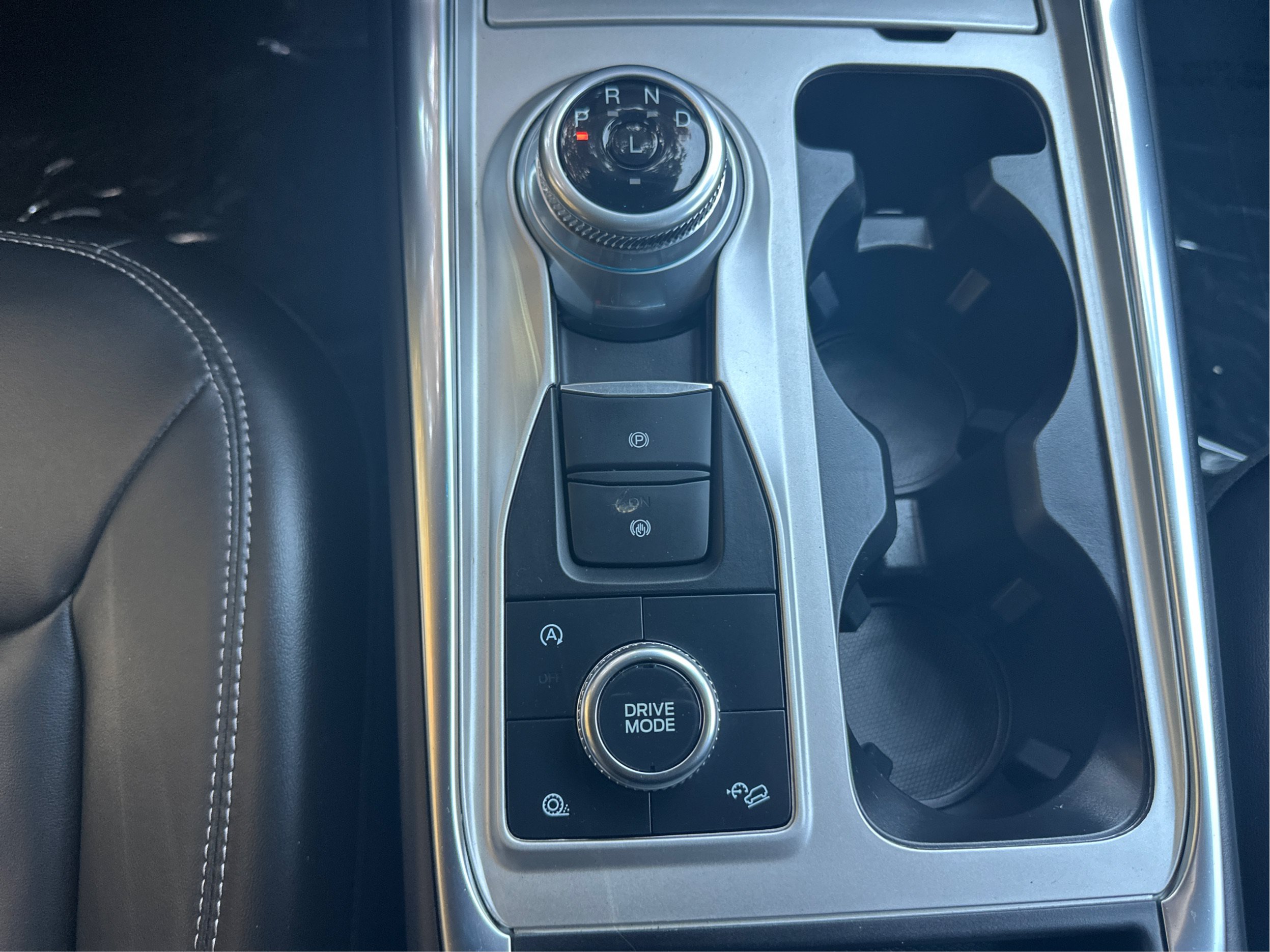 Used 2023 Ford Explorer XLT w/ Equipment Group 202A AWD/4WD image 33
